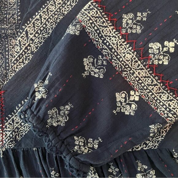 Lucky Brand 3/4 sleeve baby doll boho top, V-neck, navy blue red accents Sz XS - Picture 4 of 9